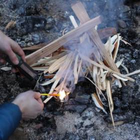 UCO TITAN STORMPROOF MATCH KIT