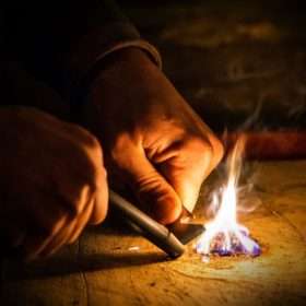 UCO TITAN FIRE STRIKER - FERRO ROD