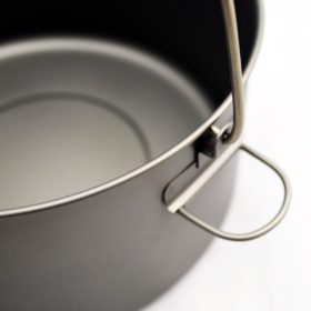 TITANIUM POT 2000 ml with Bail Handle